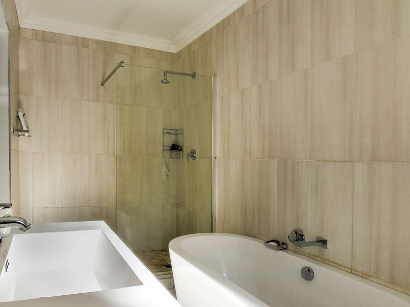 5 Bedroom Property for Sale in Safari Gardens North West